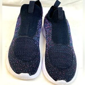 Avia memory foam Black and Pink Slip-On Sneakers ladies sz 9.5